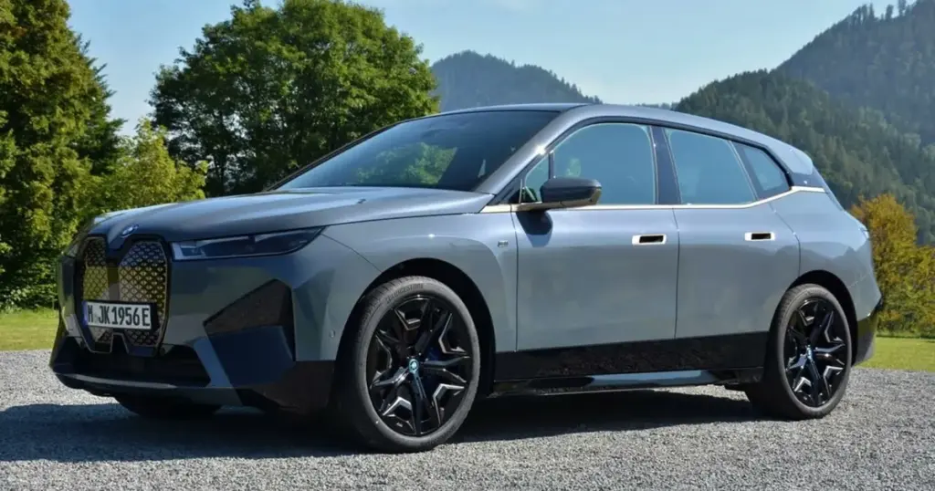 Pave Leo XIV's banebrydende valg: En topmoderne BMW med lavt forbrug og nyeste teknologi! - image 3
