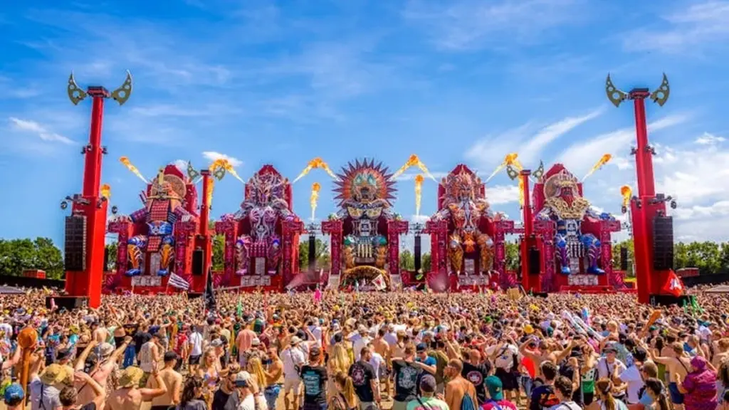 Defqon.1 aflyst: Sådan kommer du sikkert ud af Biddinghuizen i dag