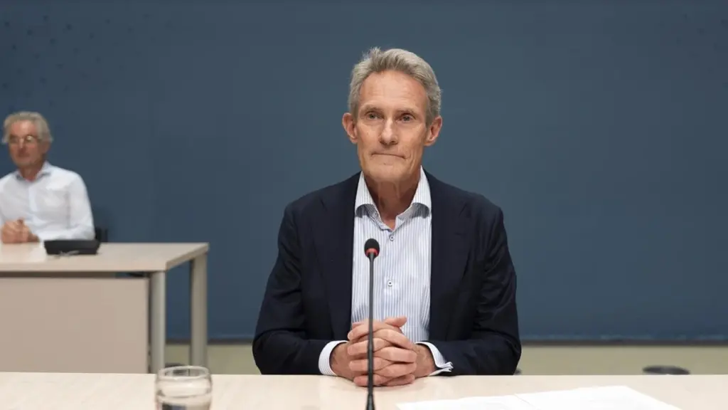Károly Illy en de beveiliging van het OMT: waarom steun voor experts verschilde