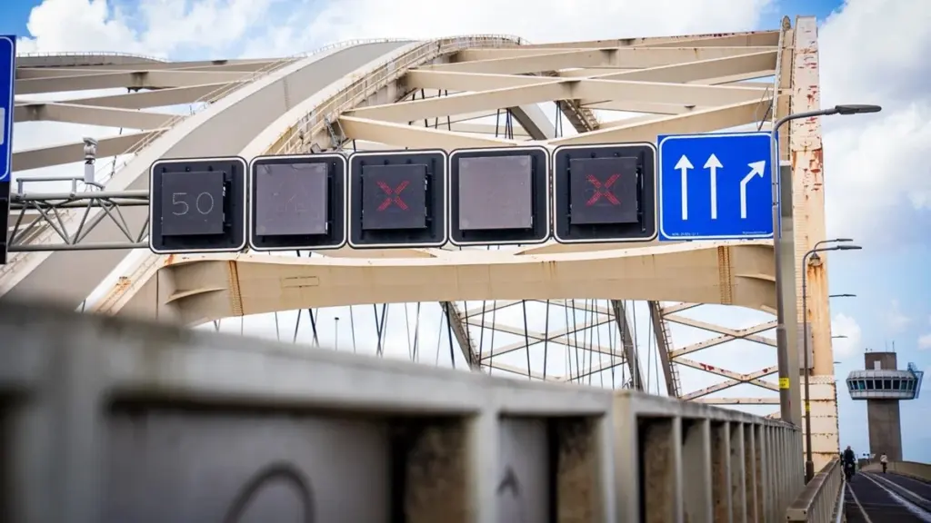 Systemsvigt lammer trafikken: Sådan navigerer du sikkert uden digitale signaler